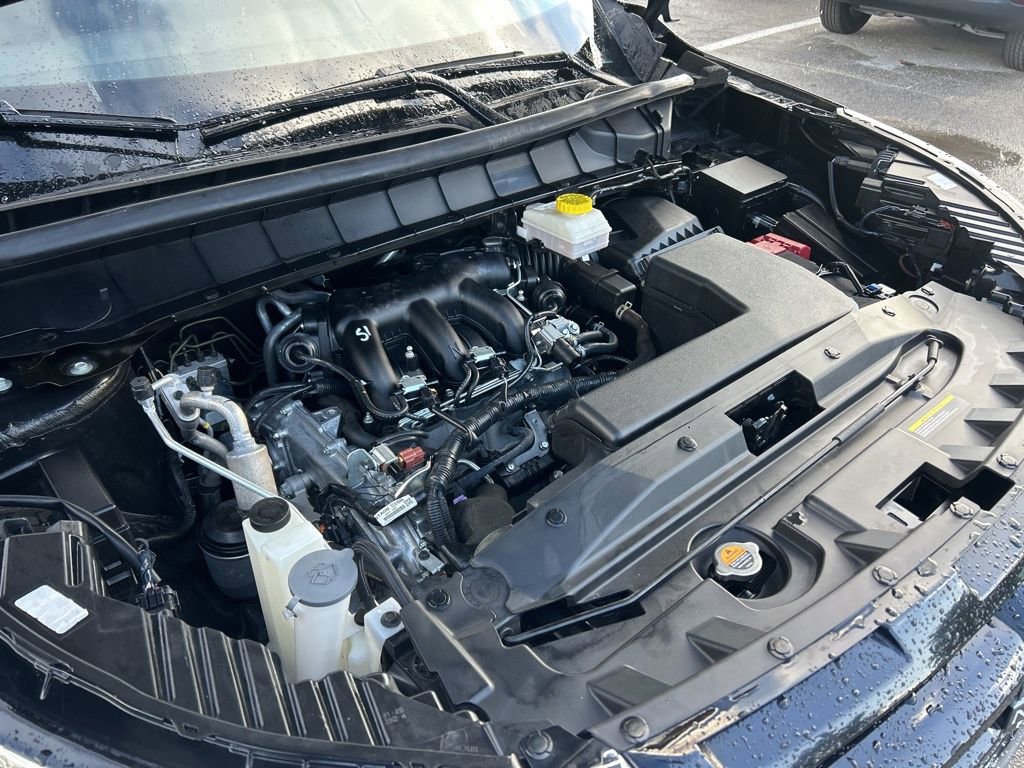 Used 2025 Nissan Pathfinder SV image 17