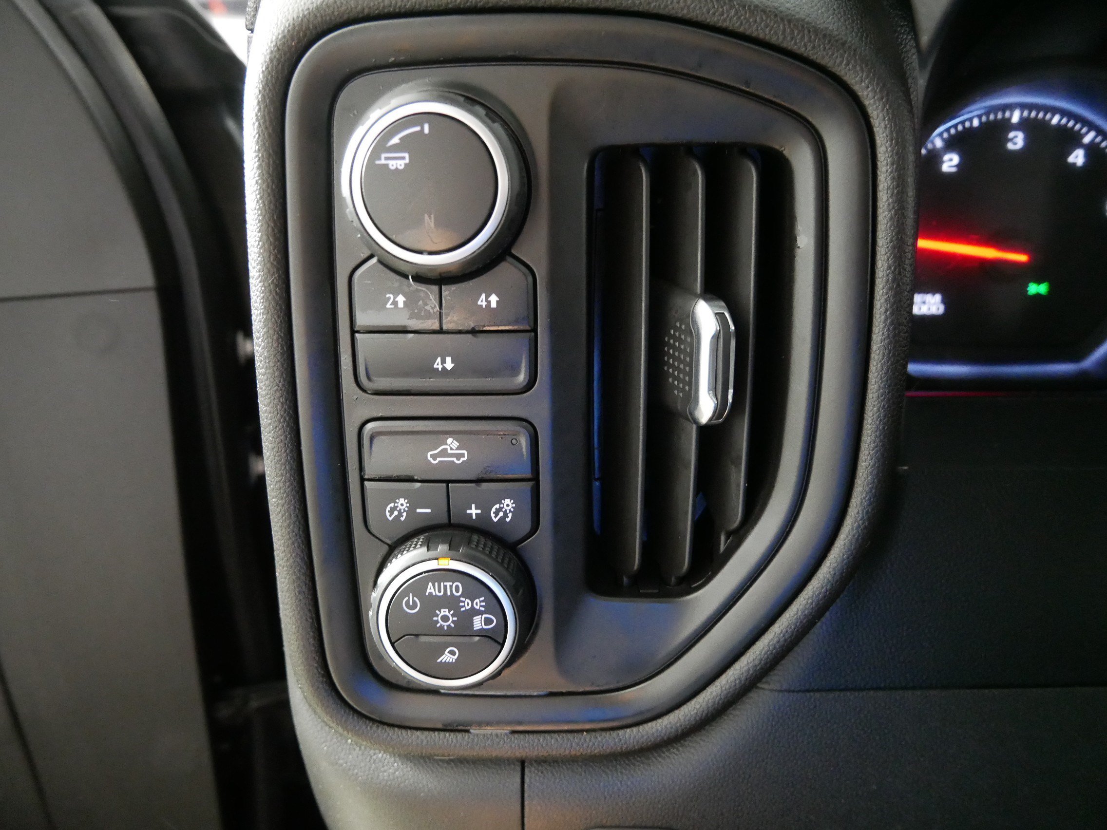 Certified 2022 Chevrolet Silverado 2500 Custom w/ Custom Value Package AWD/4WD image 26