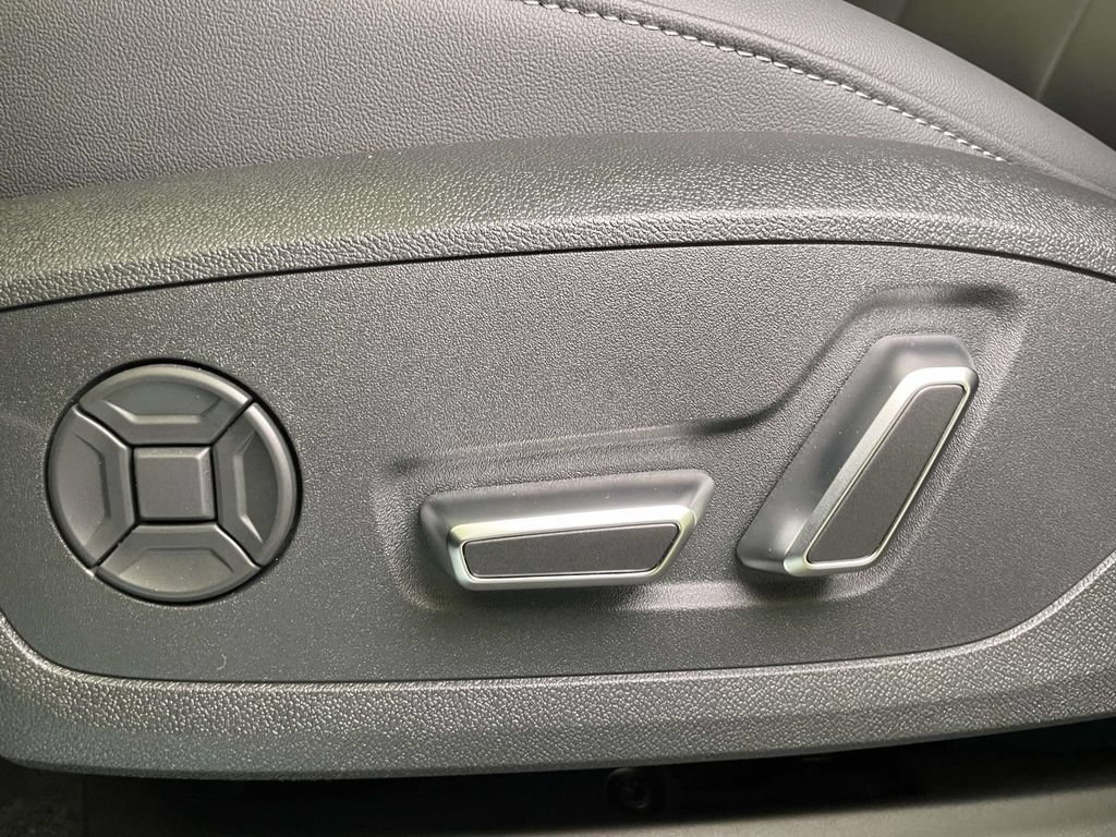 New 2026 Audi Q3 quattro 2.0T AWD/4WD image 17
