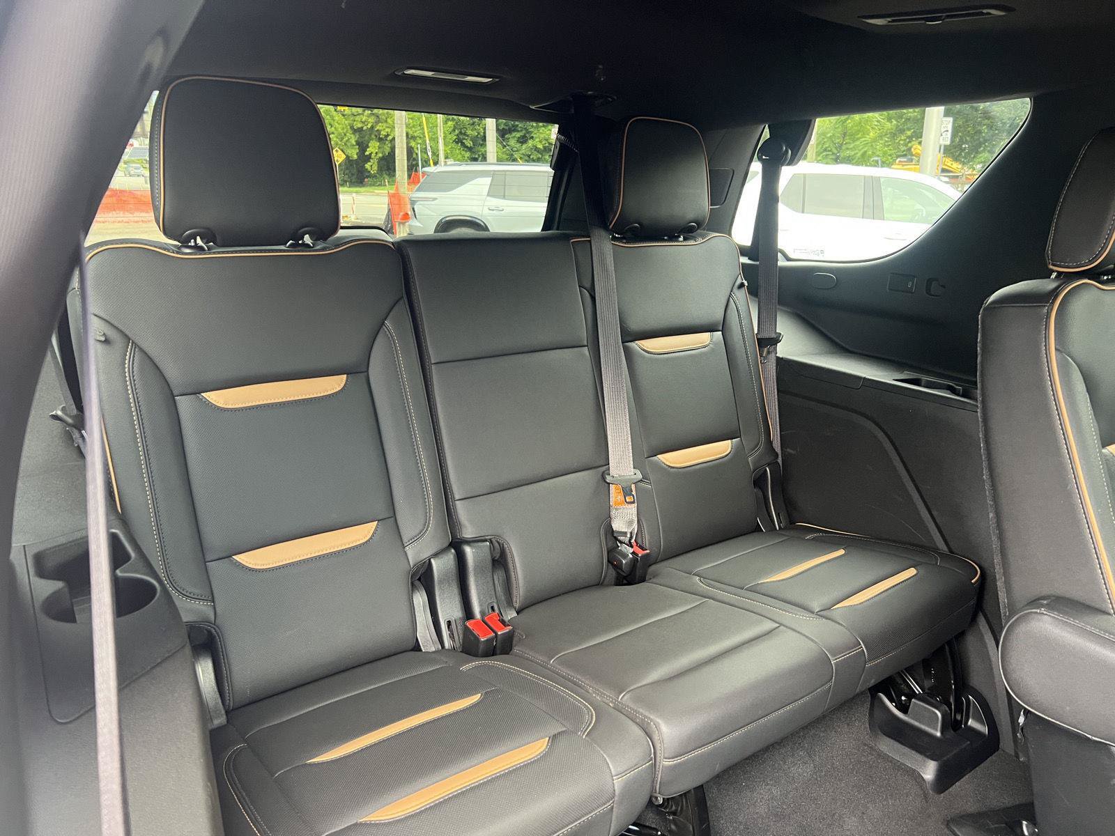 Used 2021 GMC Yukon AT4 w/ AT4 Premium Plus Package AWD/4WD image 17
