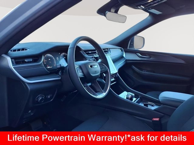New 2025 Jeep Grand Cherokee Laredo X w/ Luxury Tech Group I AWD/4WD image 8