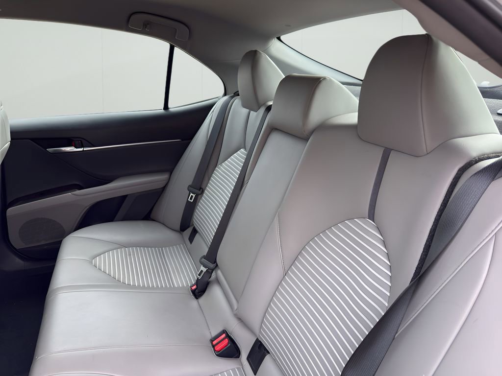 Used 2022 Toyota Camry SE image 8