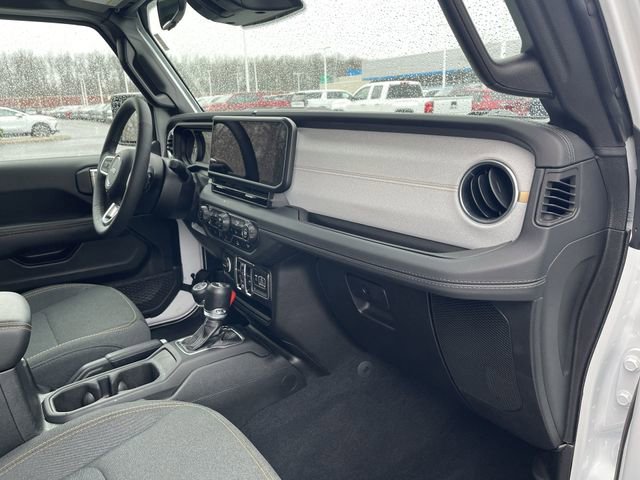 Used 2025 Jeep Wrangler Unlimited Sahara image 29