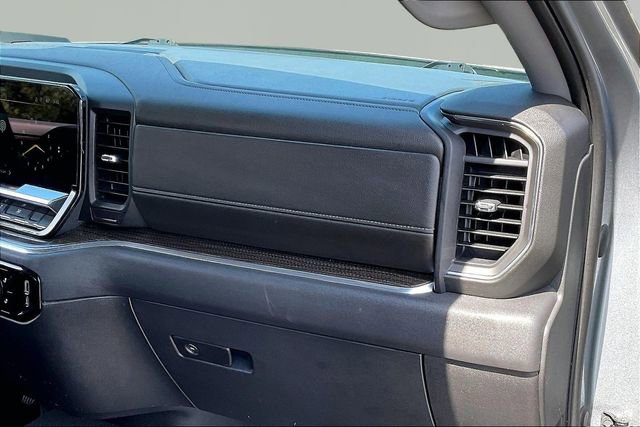 Used 2023 Chevrolet Silverado 1500 LT AWD/4WD image 18