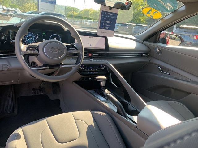 Certified 2024 Hyundai Elantra SEL FWD image 19