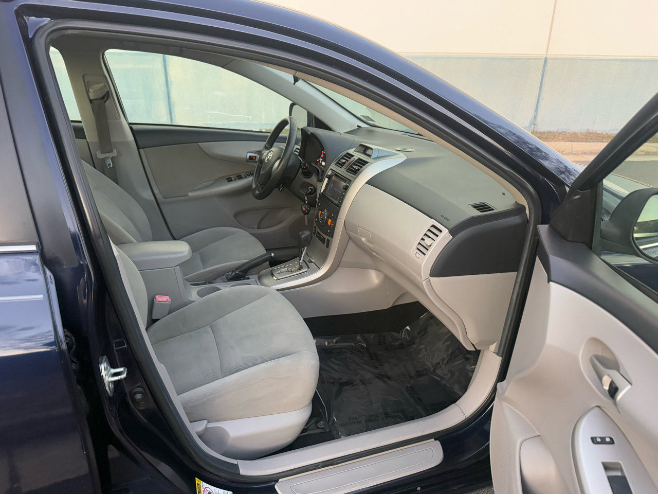 Used 2013 Toyota Corolla LE Special Edition image 16