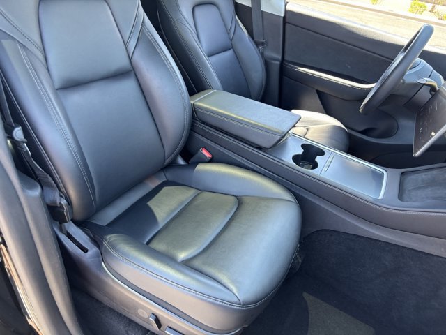 Used 2022 Tesla Model Y Long Range AWD/4WD image 10