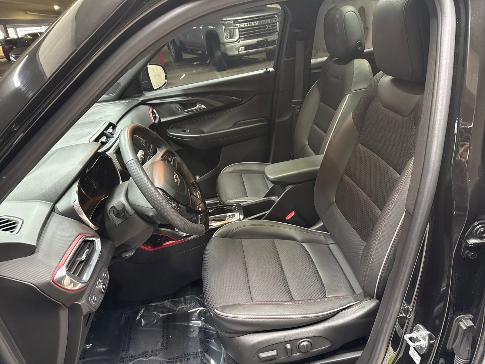 Used 2022 Chevrolet TrailBlazer RS w/ Sun and Liftgate Package image 11