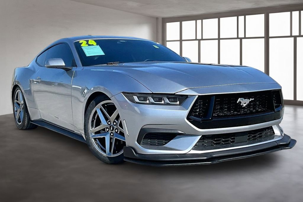 Used 2024 Ford Mustang Coupe RWD image 3