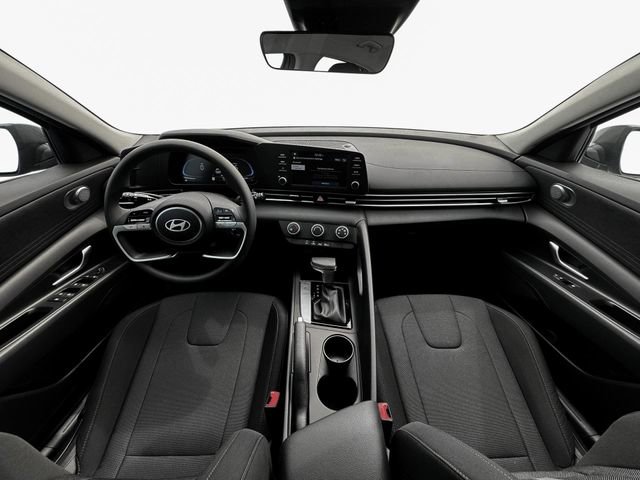 New 2025 Hyundai Elantra SE image 14