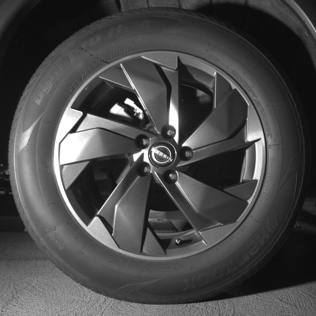 Used 2025 Nissan Rogue SV image 15