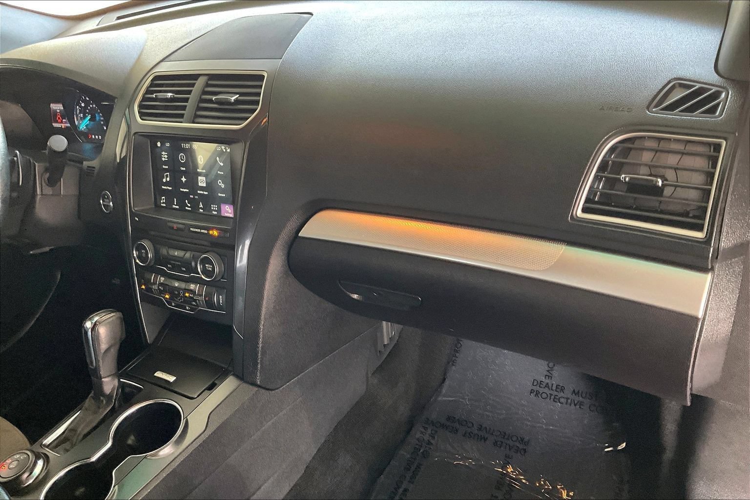 Used 2017 Ford Explorer XLT w/ Equipment Group 202A AWD/4WD image 24