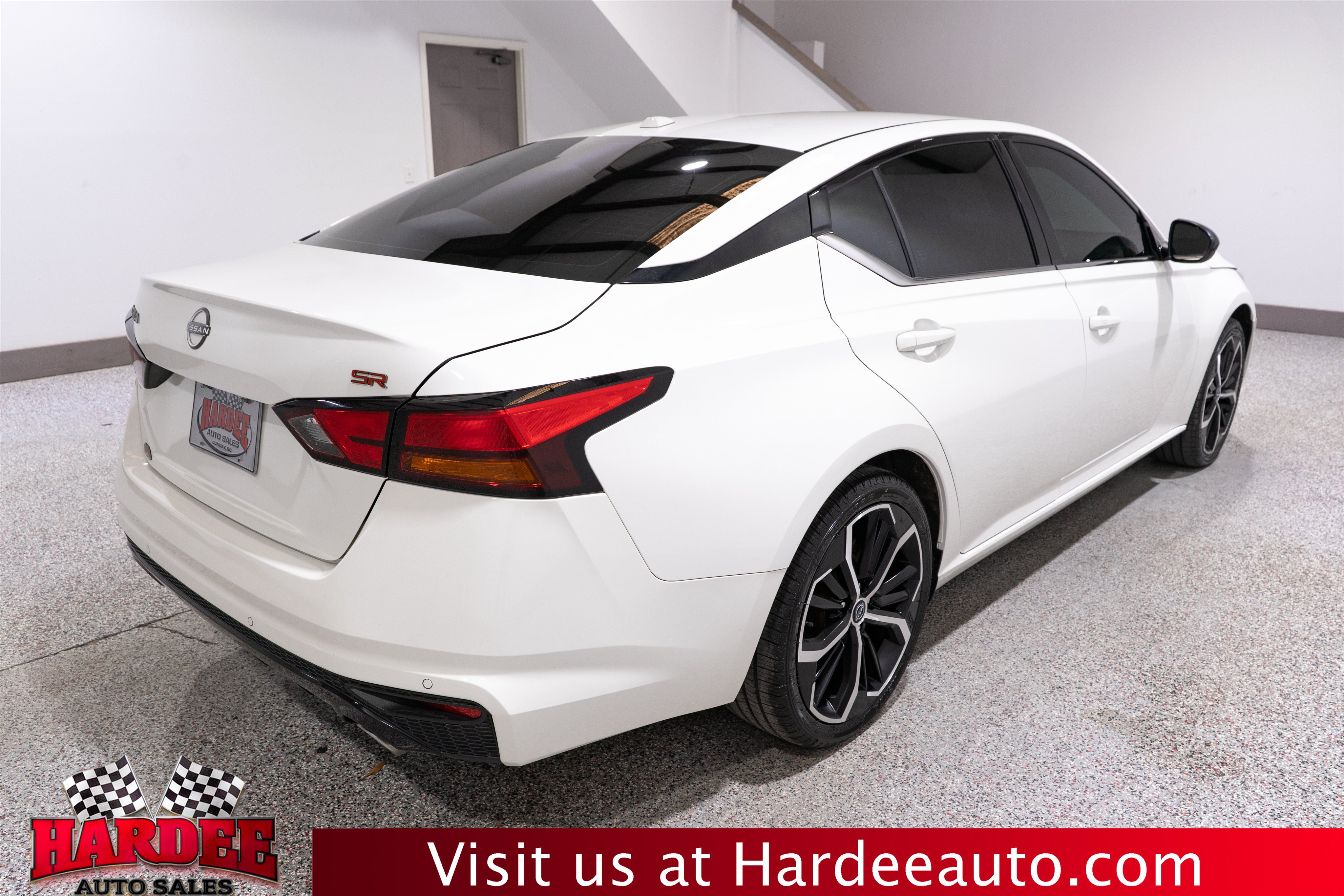 Used 2024 Nissan Altima 2.5 SR FWD image 5