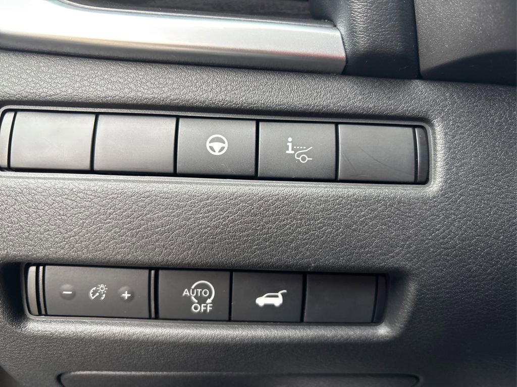 Used 2023 Nissan Rogue Platinum w/ Platinum Premium Package image 39