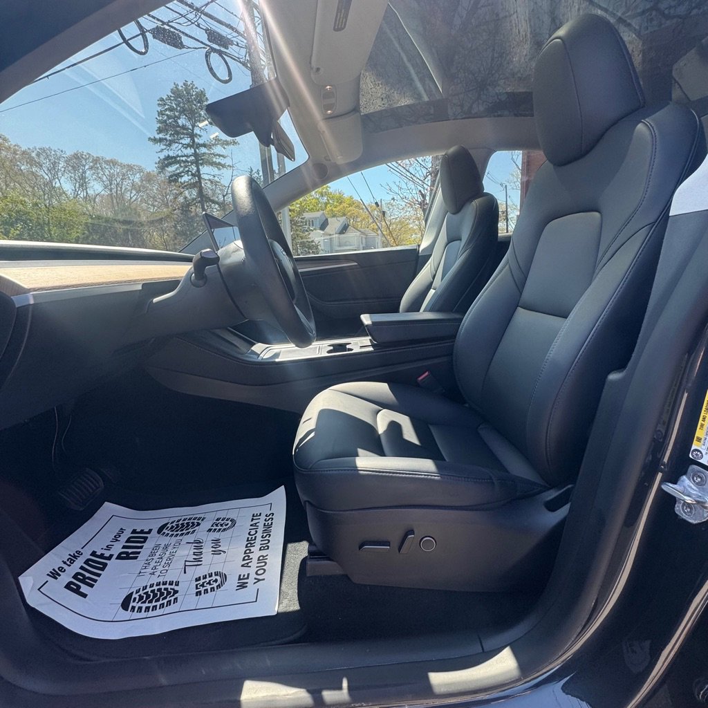 Used 2024 Tesla Model Y Long Range image 18