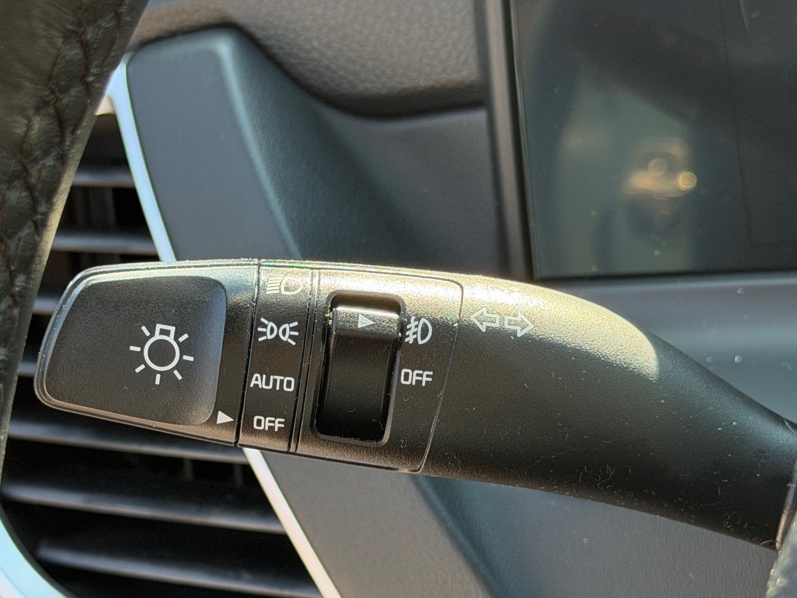 Certified 2024 Kia Seltos EX FWD image 40