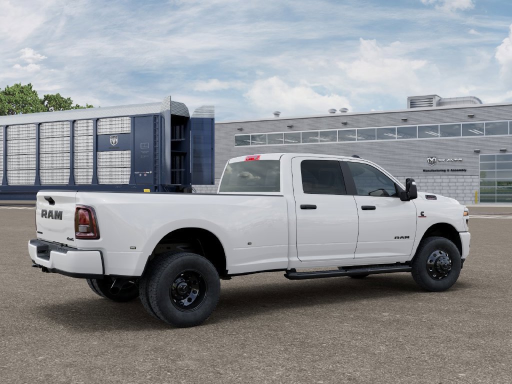 New 2026 RAM 3500 Big Horn AWD/4WD image 4
