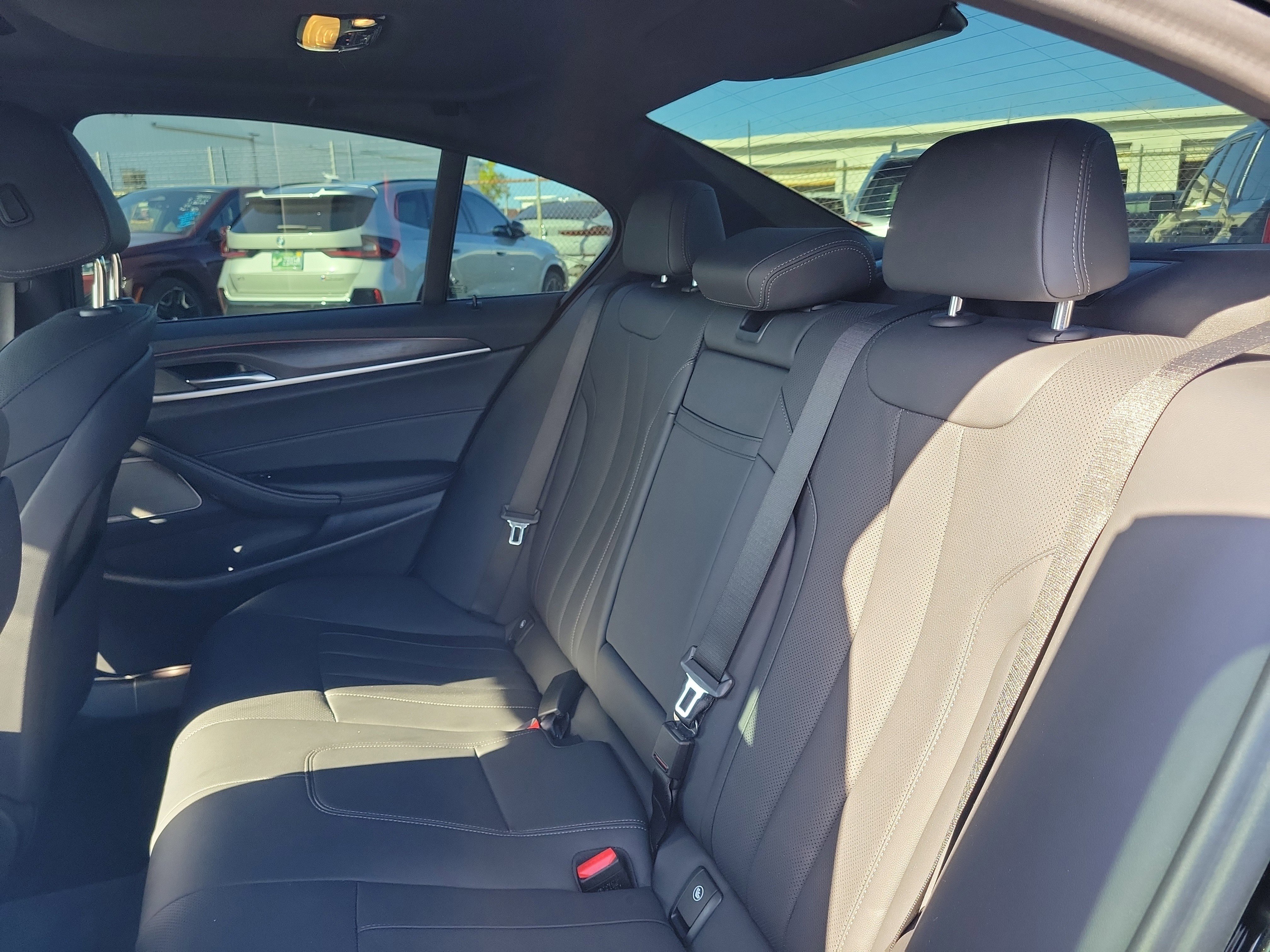 Used 2023 BMW 530i xDrive w/ M Sport Package image 11