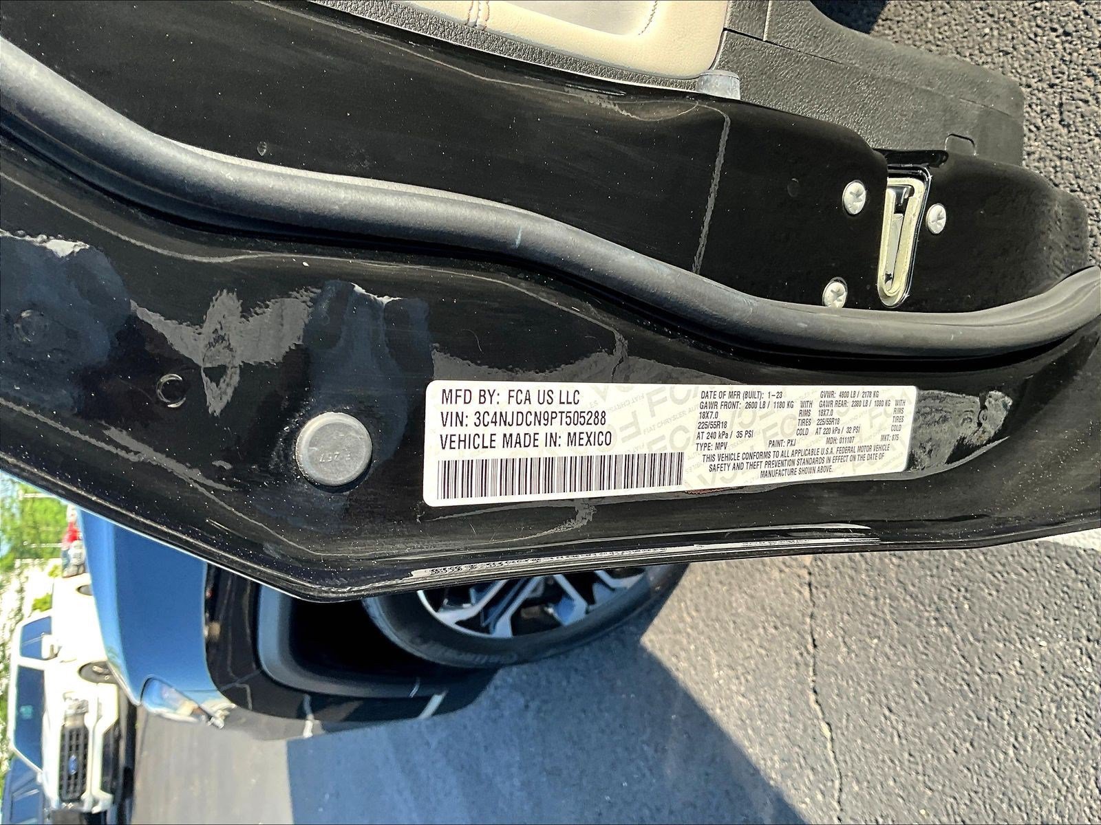 Used 2023 Jeep Compass Limited AWD/4WD image 19