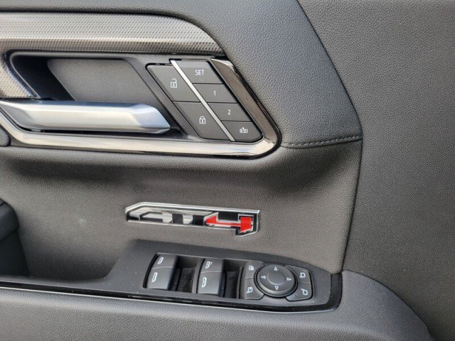Used 2025 GMC Sierra 1500 AT4 w/ AT4 Premium Package AWD/4WD image 15