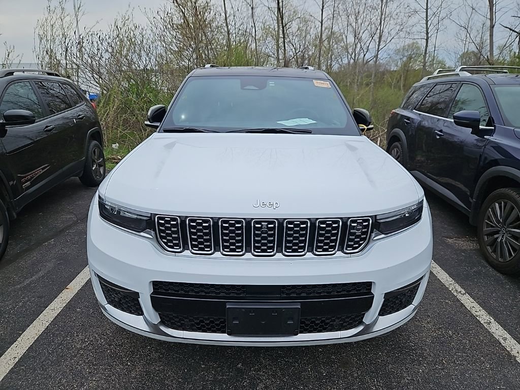 Used 2023 Jeep Grand Cherokee L Summit AWD/4WD image 2