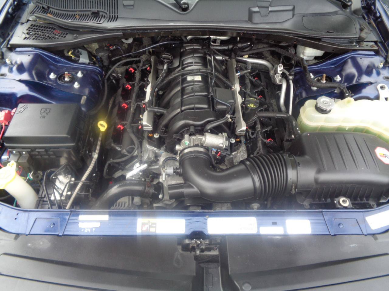 Used 2014 Dodge Challenger R/T RWD image 9