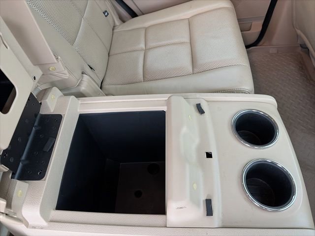 Used 2010 Lincoln Navigator 4WD image 25