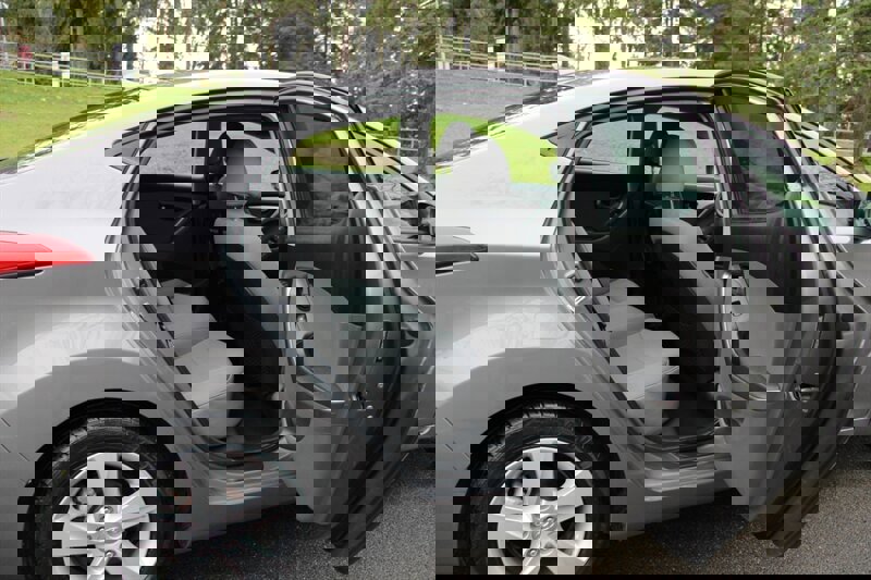 Used 2013 Hyundai Elantra GLS image 6