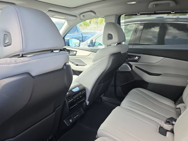 Used 2025 Acura MDX w/ Technology Package FWD image 8