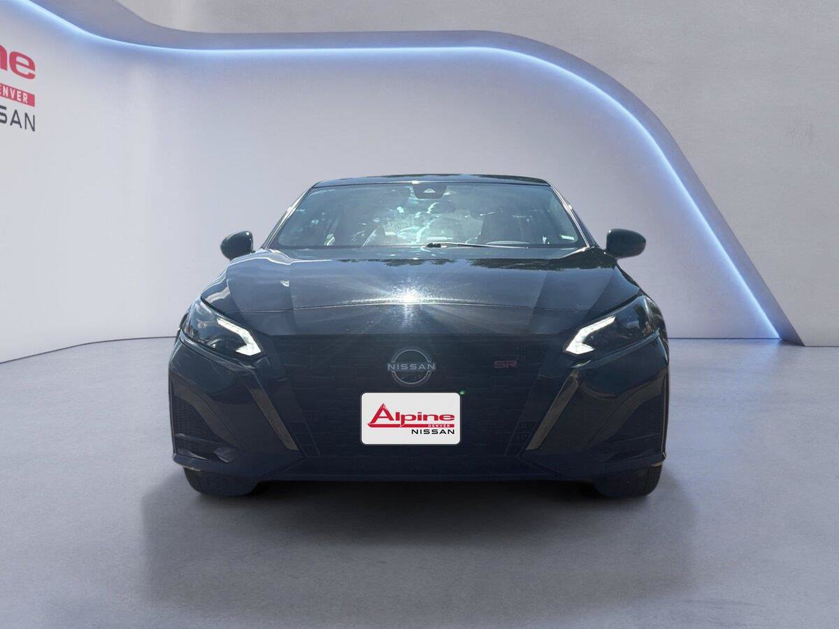 Used 2024 Nissan Altima 2.5 SR FWD image 8