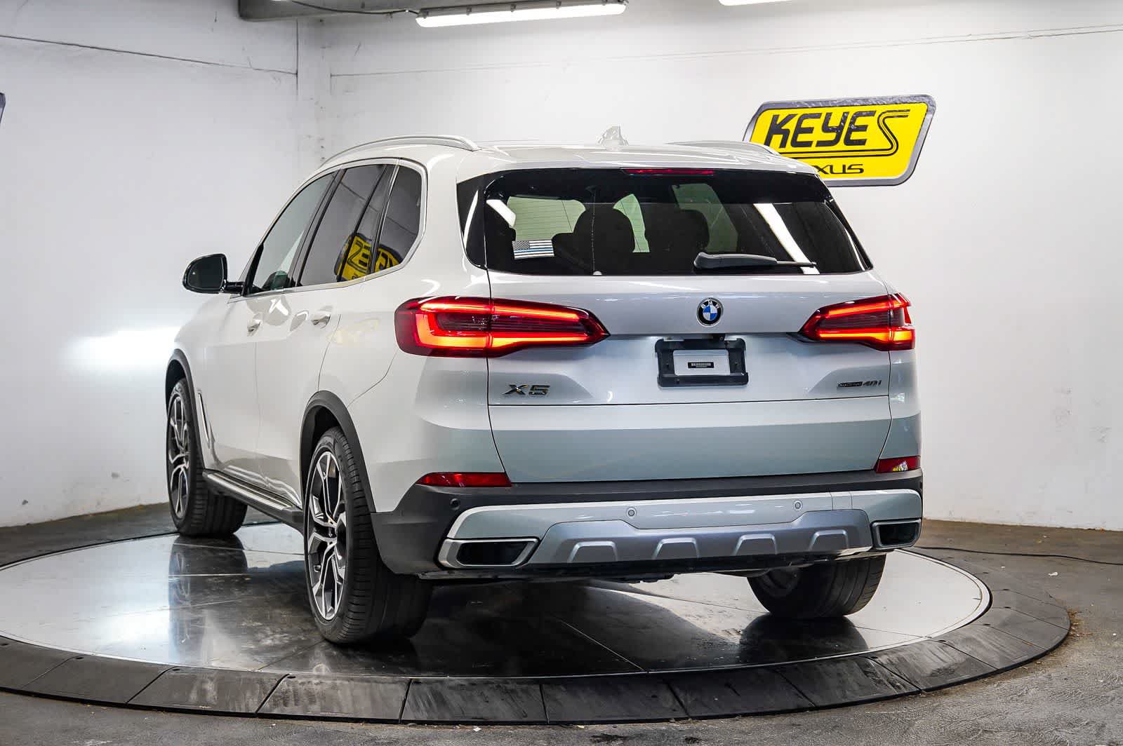 Used 2020 BMW X5 sDrive40i w/ Executive Package RWD image 4