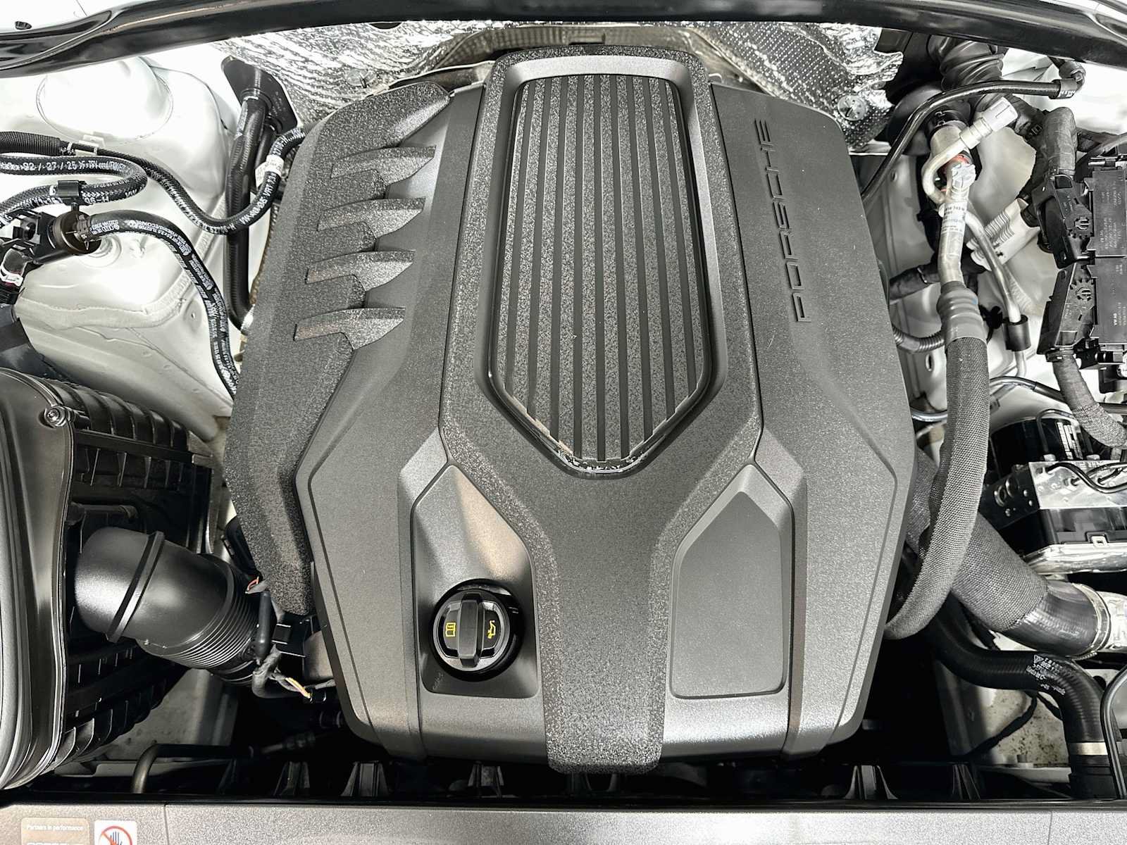 Certified 2026 Porsche Macan AWD/4WD image 31