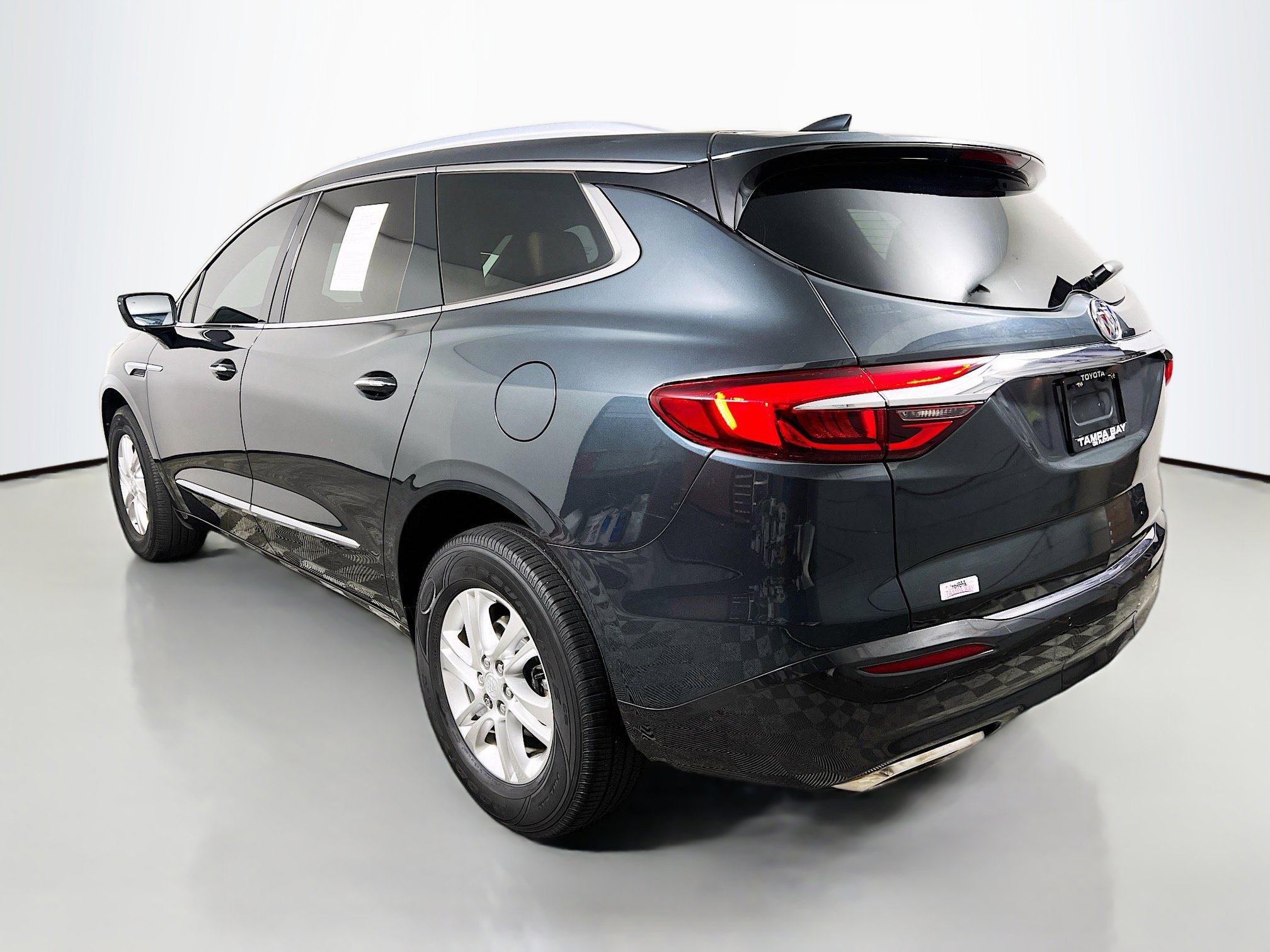 Used 2019 Buick Enclave Essence image 8