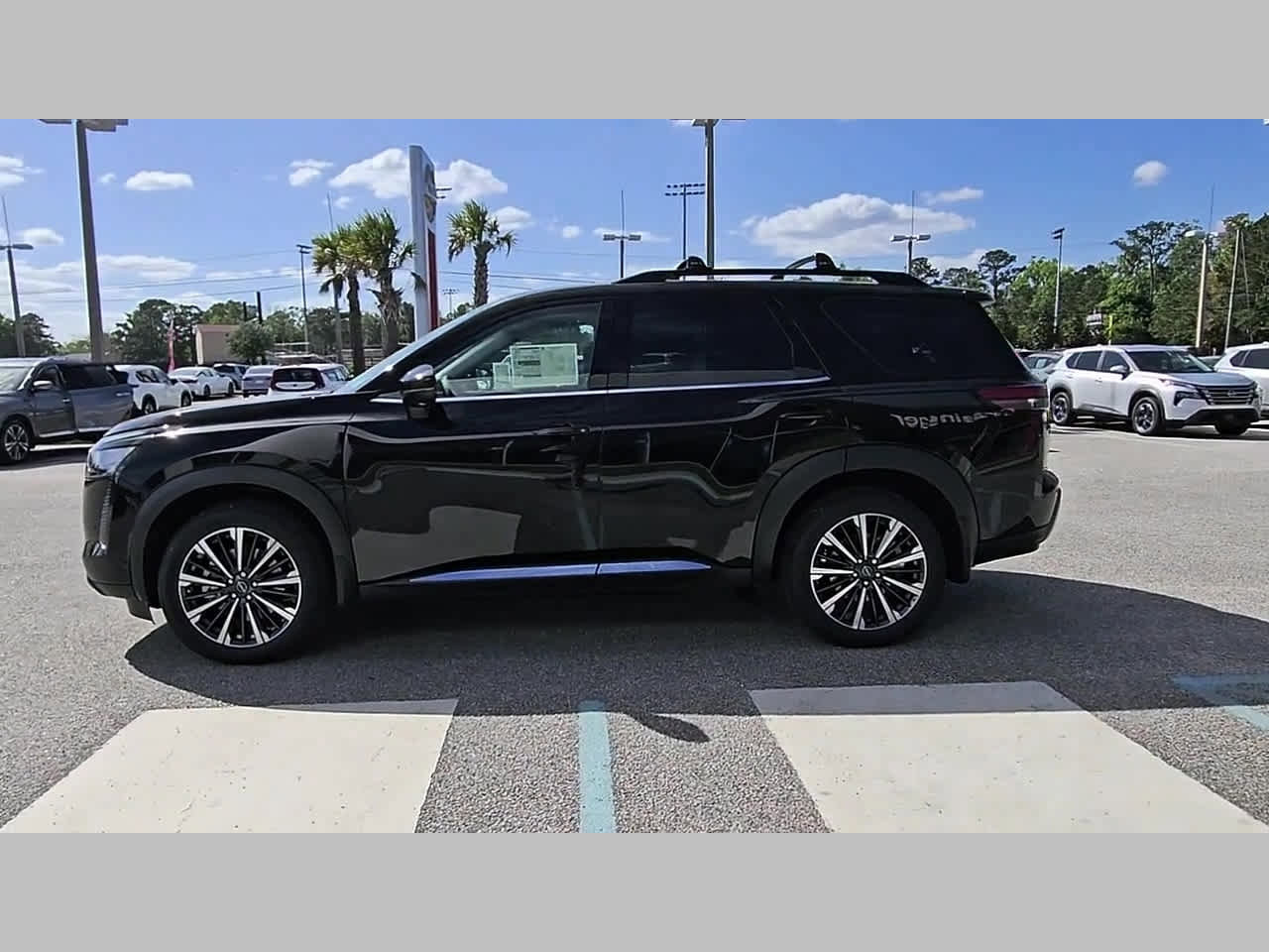 New 2026 Nissan Pathfinder Platinum FWD image 26