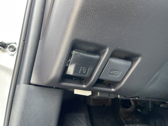 Used 2025 Toyota RAV4 XLE image 18