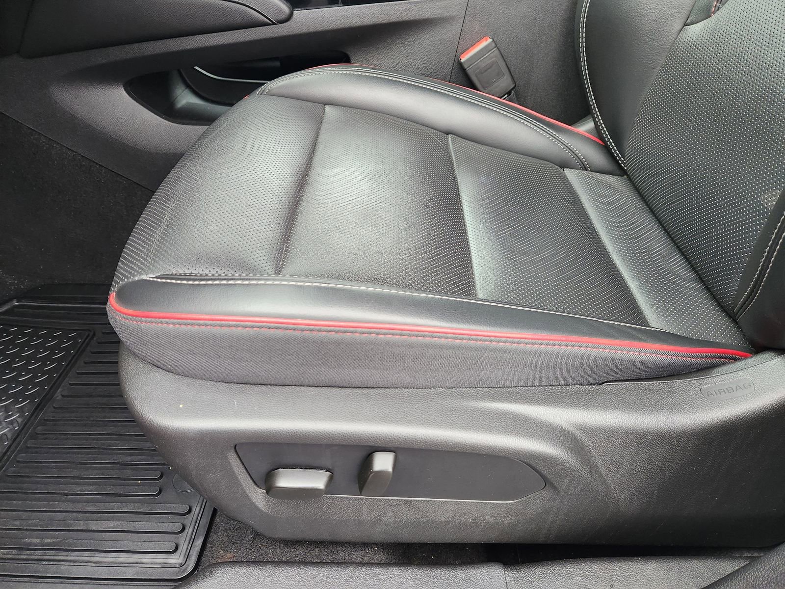 Used 2023 Buick Envision Essence w/ Sport Touring Package image 29