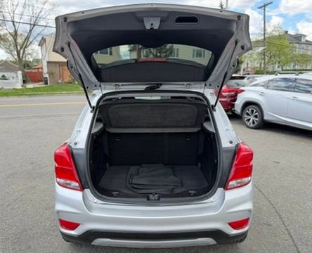 Used 2019 Chevrolet Trax LT w/ Sun & Sound Package image 12