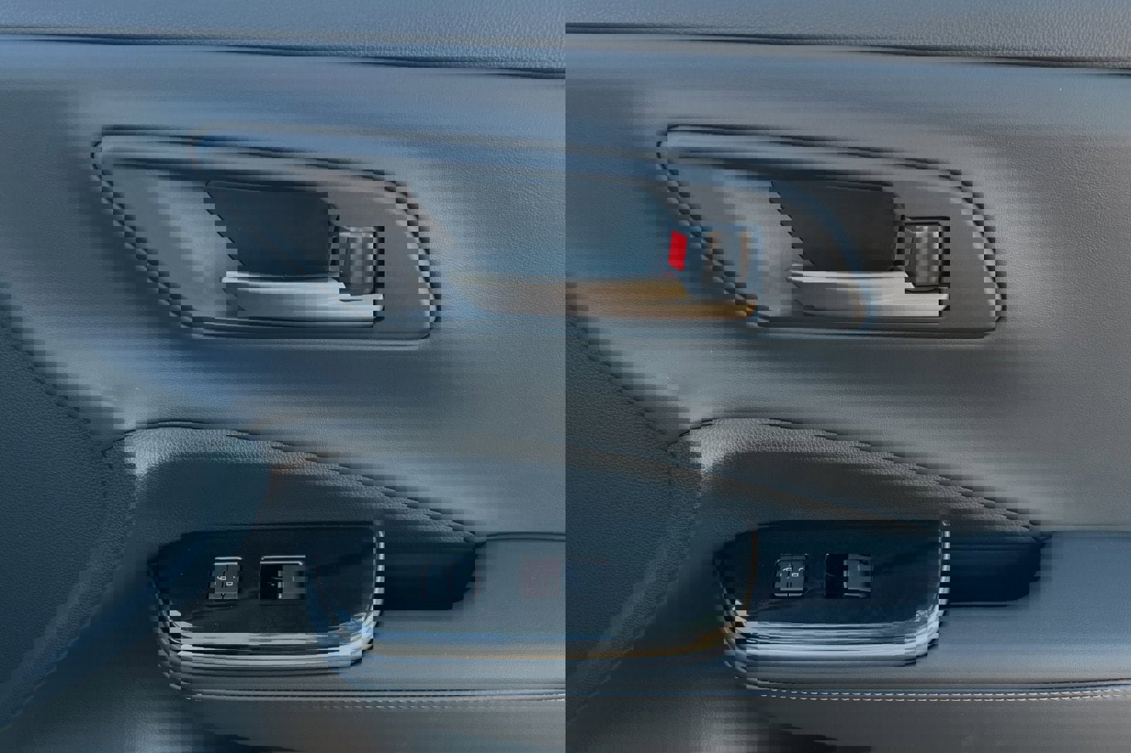 New 2025 Toyota Crown Signia Limited image 19