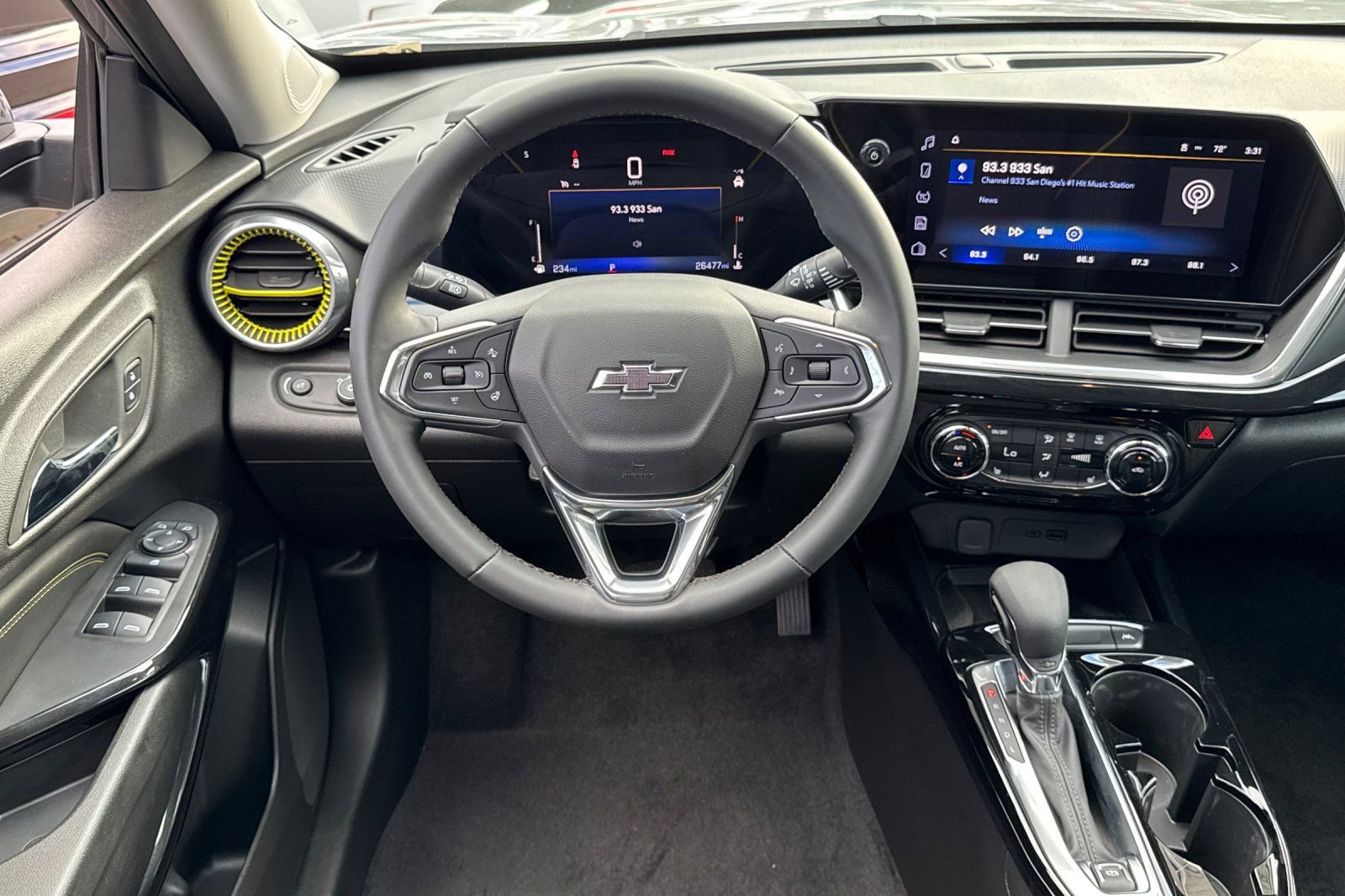 Used 2024 Chevrolet Trax ACTIV w/ Sunroof Package image 13