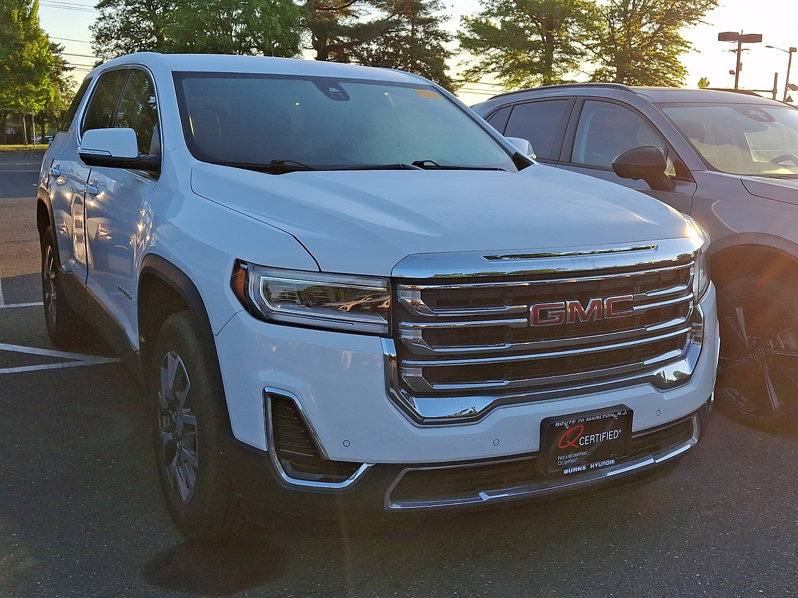 Used 2023 GMC Acadia SLE FWD image 5