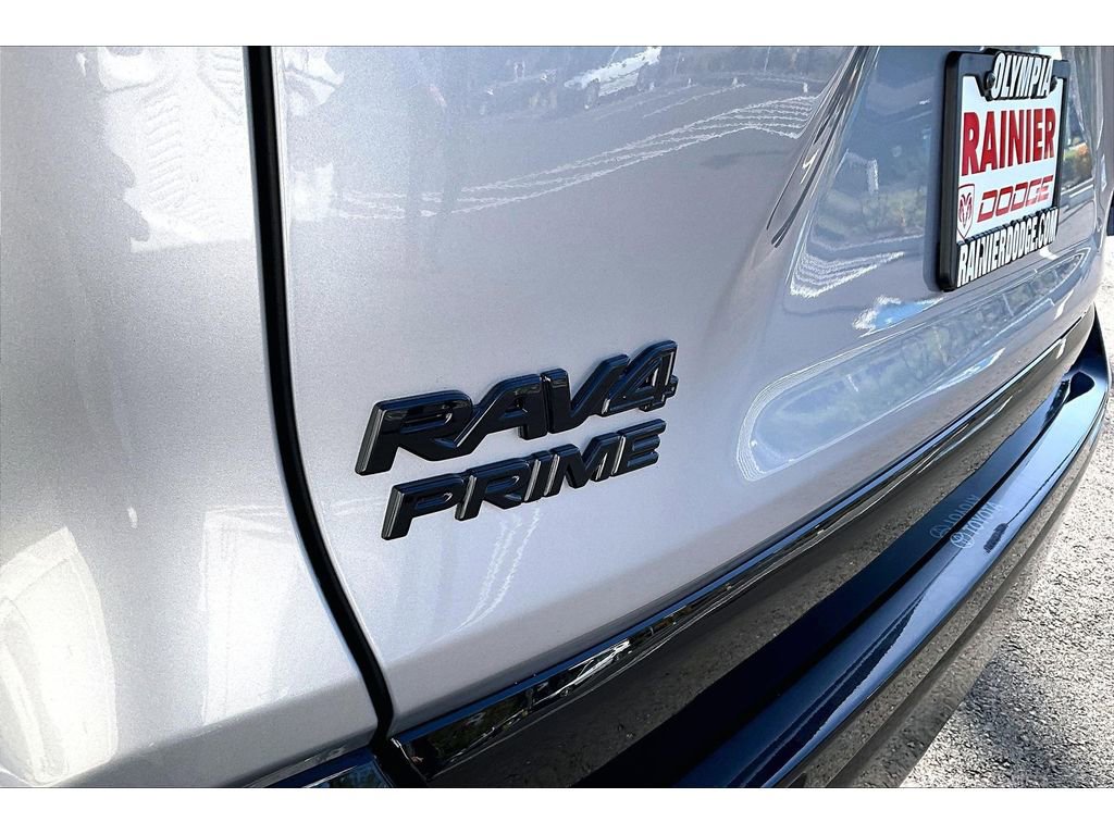Used 2022 Toyota RAV4 SE w/ Weather & Moonroof Package AWD/4WD image 8