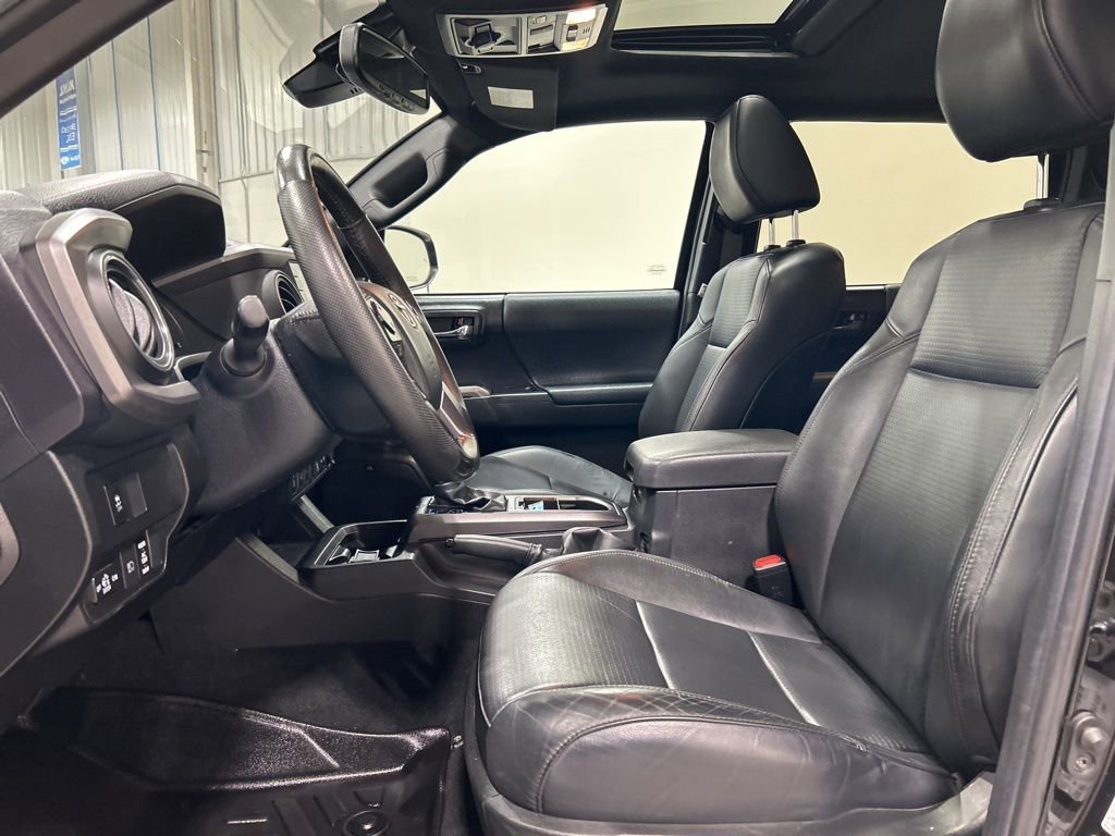 Used 2023 Toyota Tacoma TRD Off-Road w/ TRD Premium Off Road Package image 11