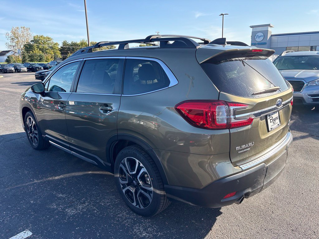 Used 2024 Subaru Ascent Limited w/ Technology Package AWD/4WD image 5