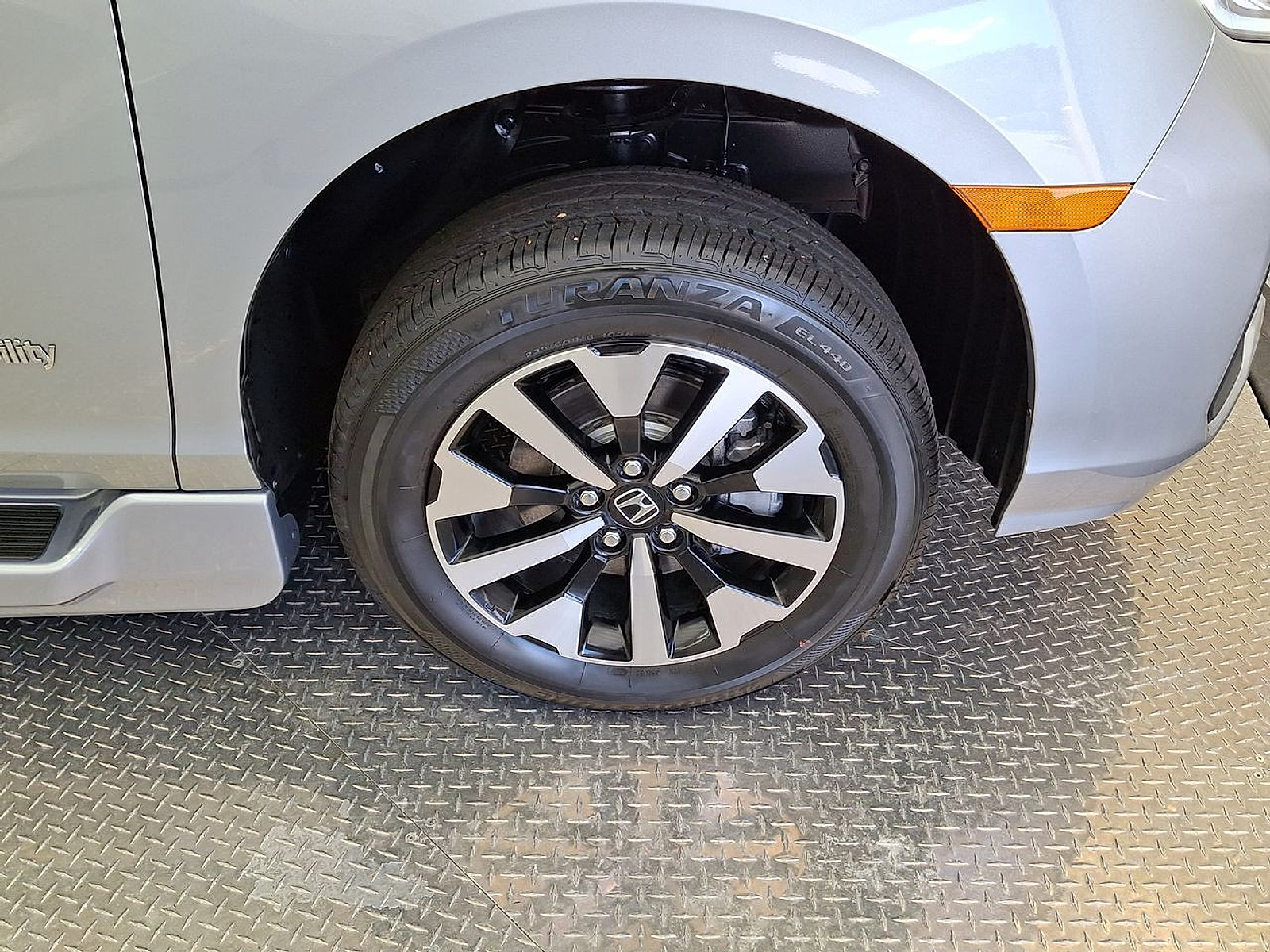 Used 2025 Honda Odyssey EX-L image 30