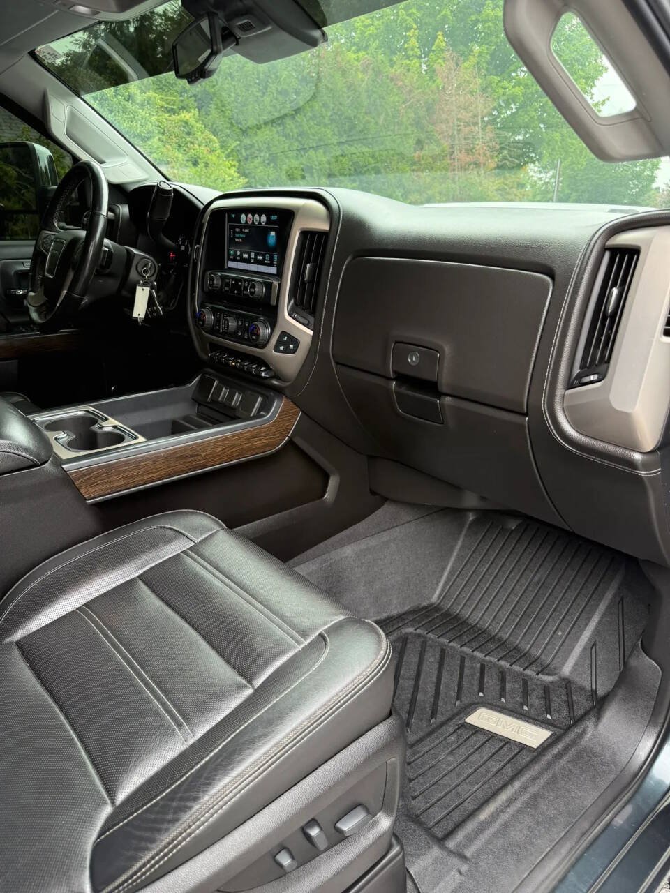 Used 2019 GMC Sierra 2500 Denali w/ Duramax Plus Package AWD/4WD image 31