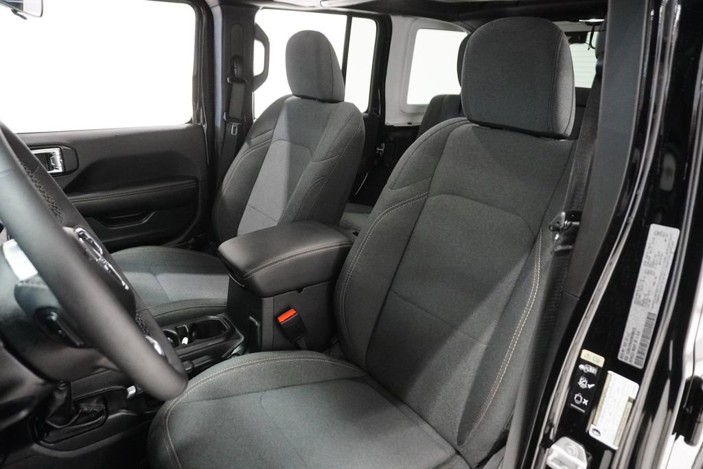 Certified 2025 Jeep Wrangler Unlimited Sahara w/ Safety Group image 12