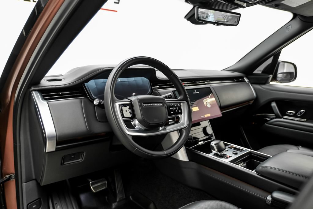 Used 2023 Land Rover Range Rover SV AWD/4WD image 7