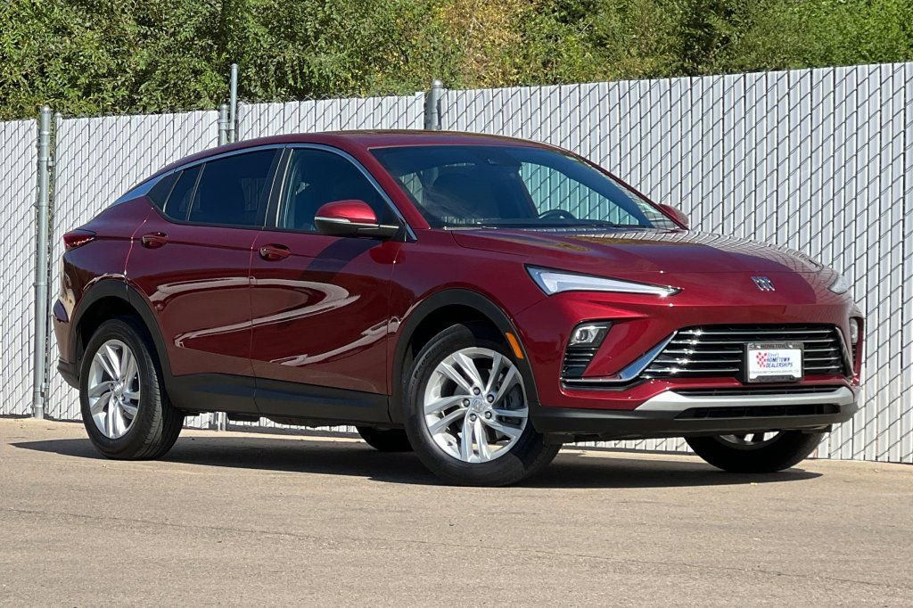 Used 2024 Buick Envista Preferred w/ Convenience I Package image 2