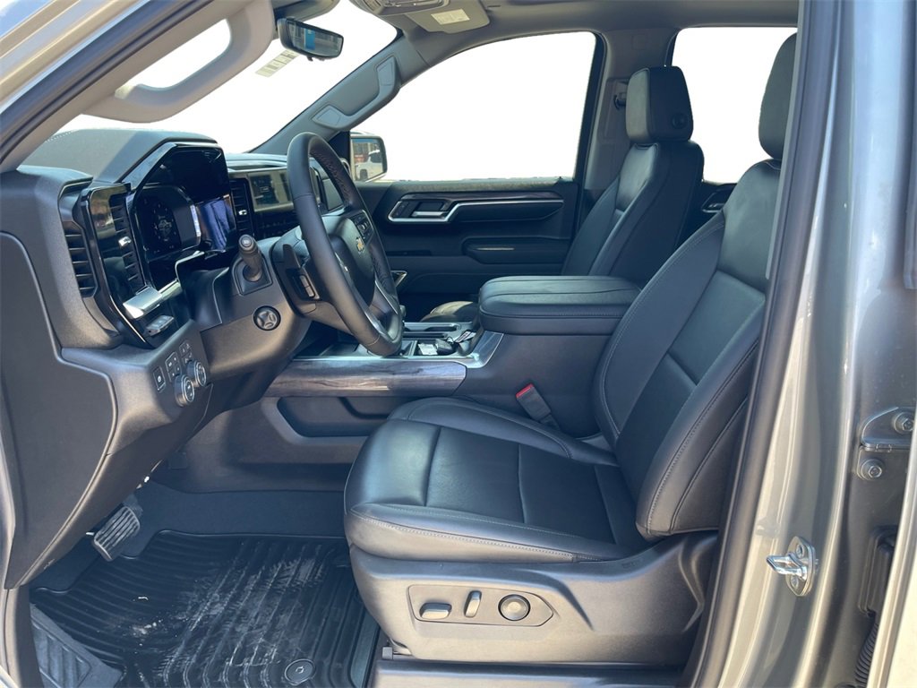 New 2026 Chevrolet Silverado 1500 LTZ w/ LTZ Premium Package image 9