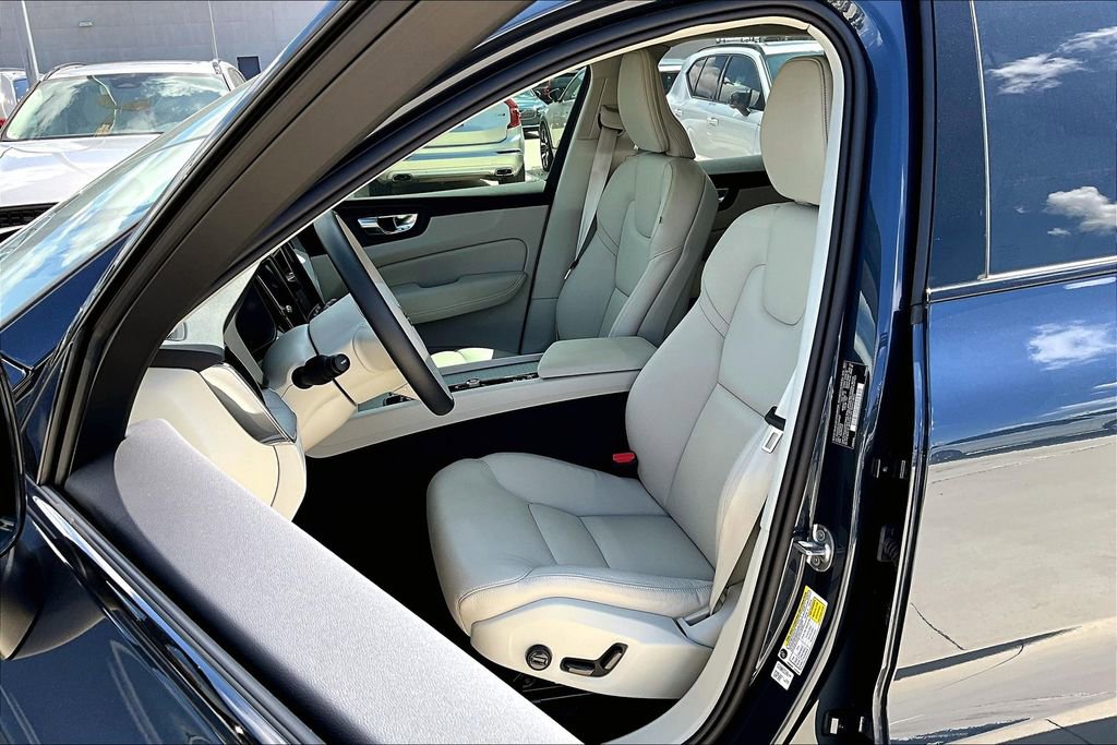 New 2025 Volvo XC60 B5 Plus w/ Protection Package Premier image 23